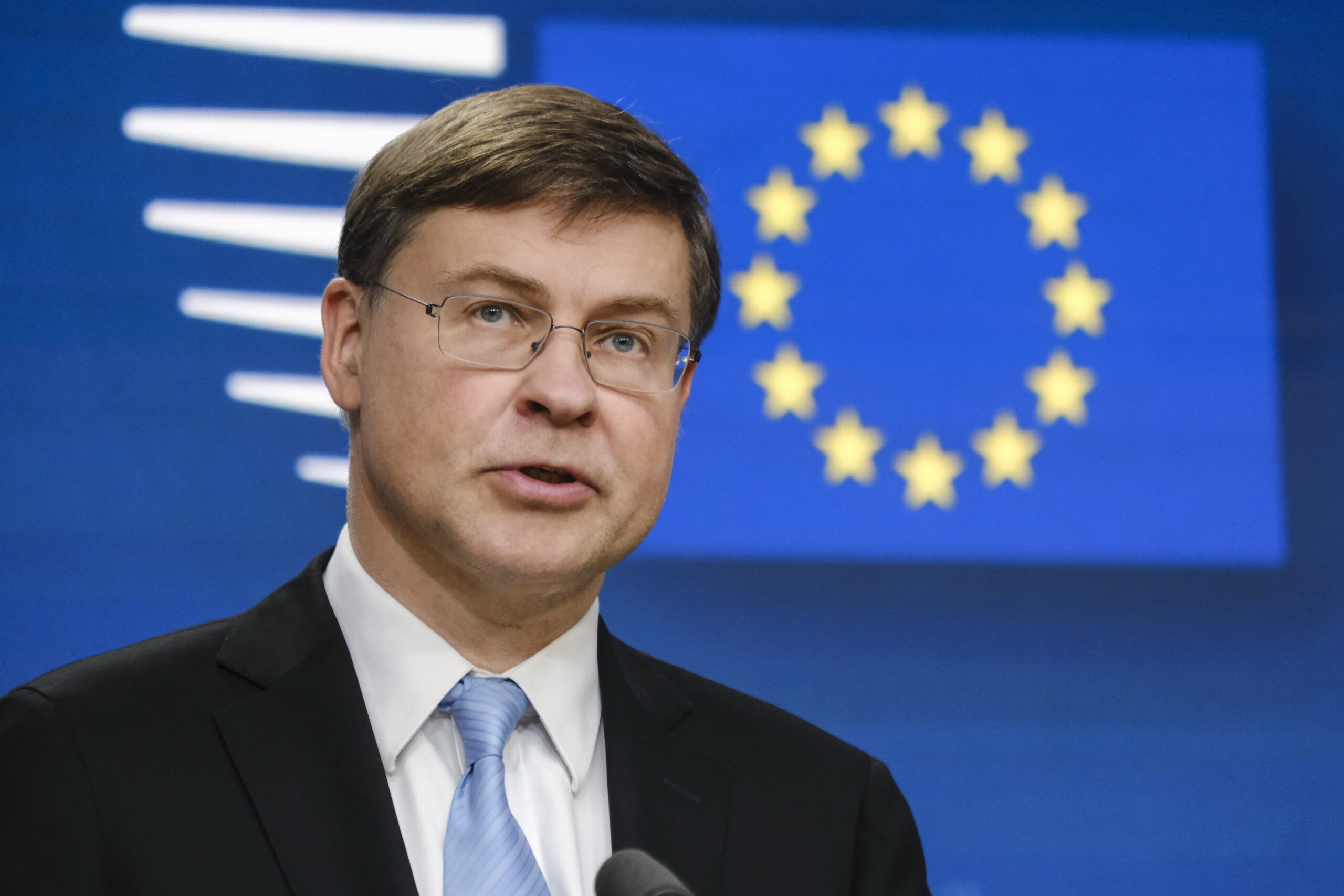 Ue, Dombrovskis: “Crescita potenziale in calo, servono riforme strutturali”