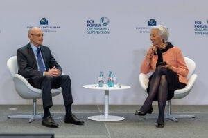 Bce, Intervista di Lagarde ad Enria a fine del suo mandato