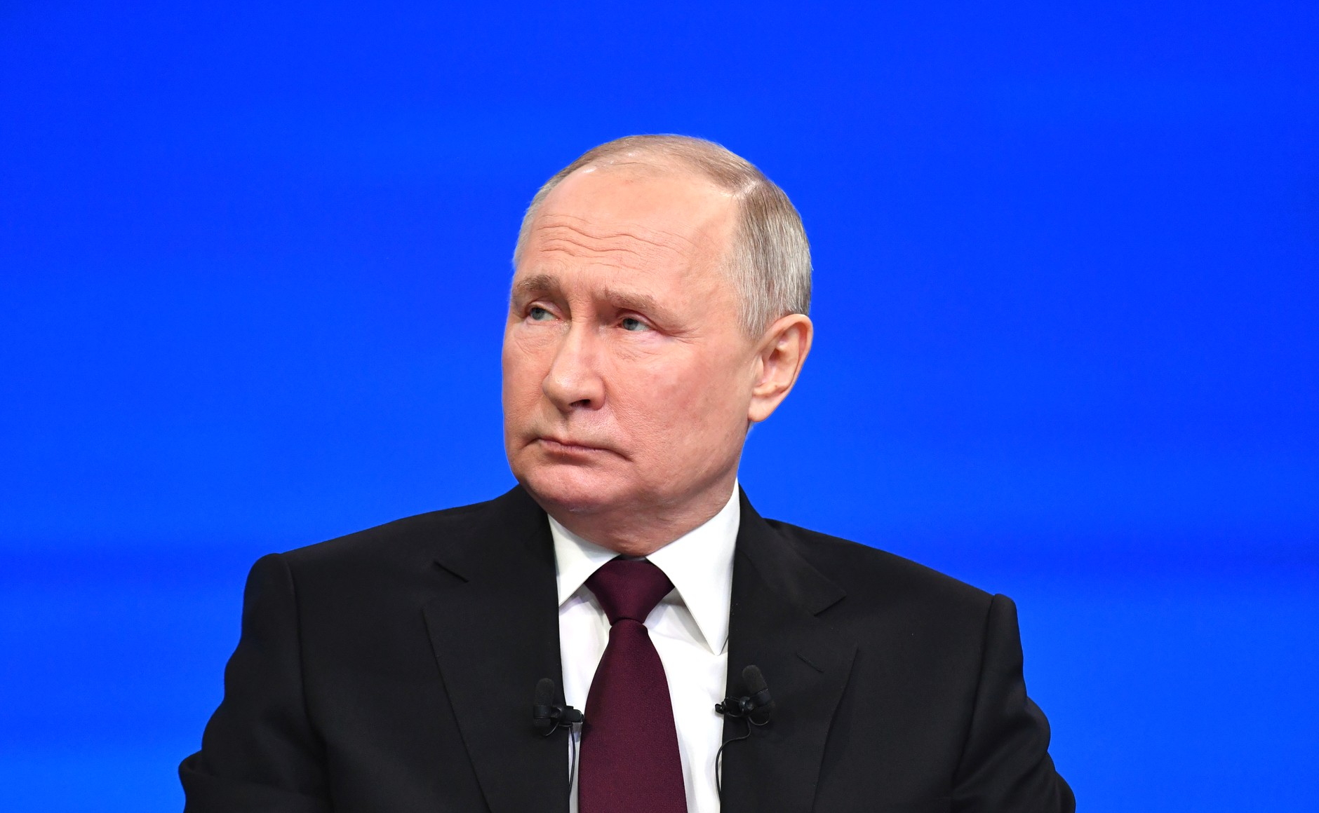 Russia, Putin risponde alle sanzioni Ue: “nel 2023 il Pil potrebbe superare il 4%”