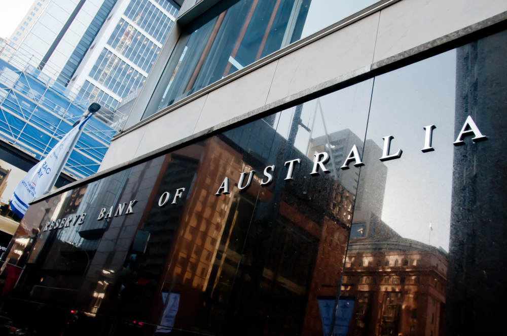 Australia, la Banca centrale lascia i tassi fermi al 4,35%. Sono al top da un anno. L’inflazione persiste