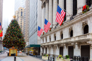 Wall Street chiude in calo, male i tech. Scendono oro e petrolio