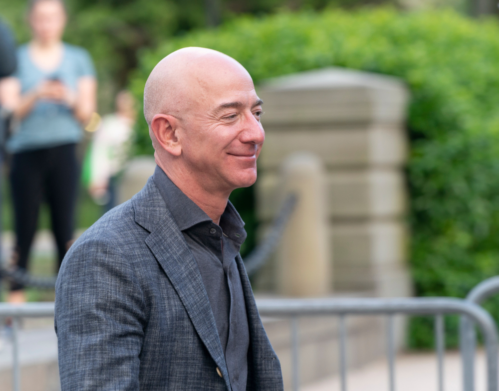 Amazon, Bezos venderà fino a 50 milioni di azioni entro il 31 gennaio 2025
