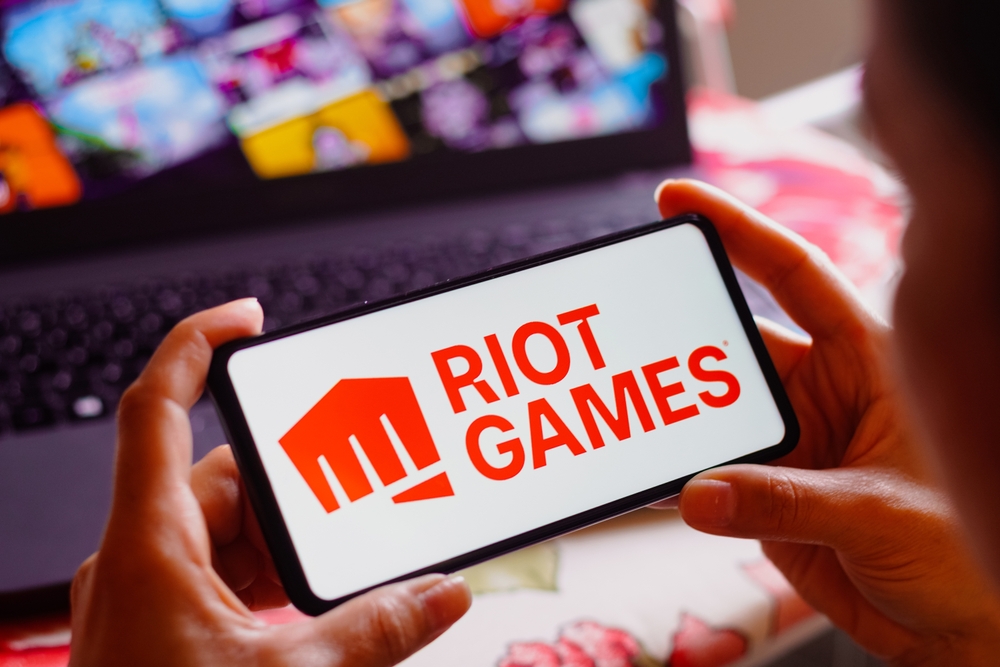 Riot Games (Tencent) taglia l’11% della forza lavoro per ridurre i costi