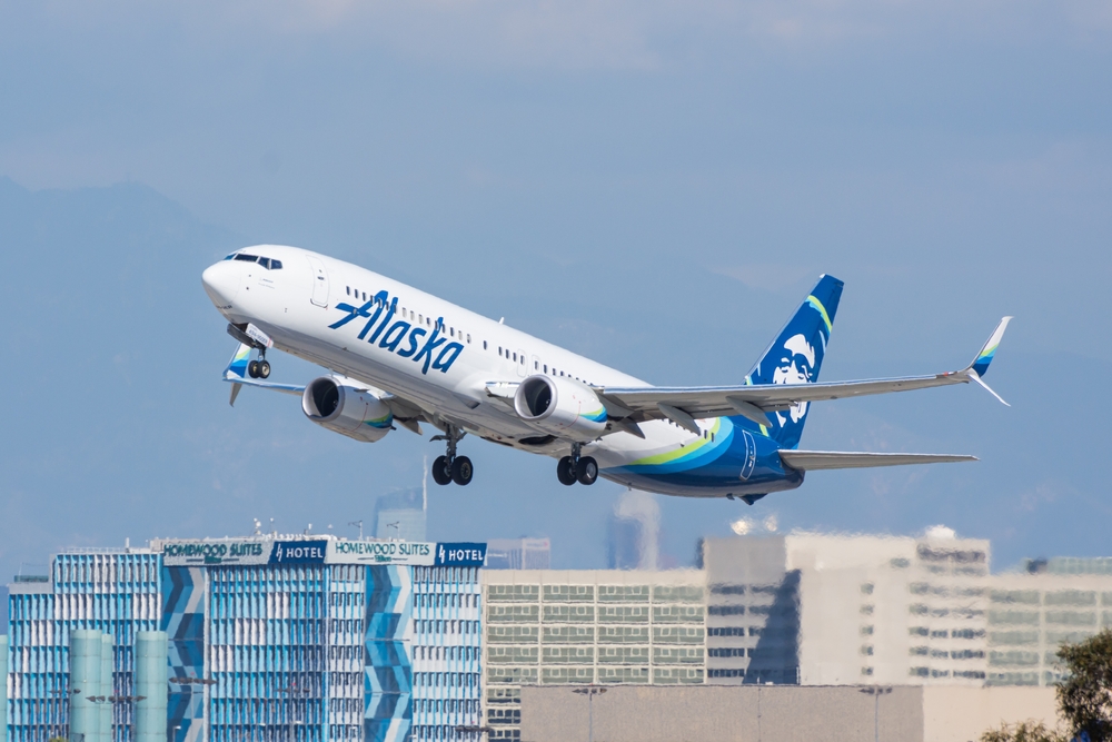 Alaska Airlines riprende a volare con il Boeing 737 MAX 9 dopo le ispezioni
