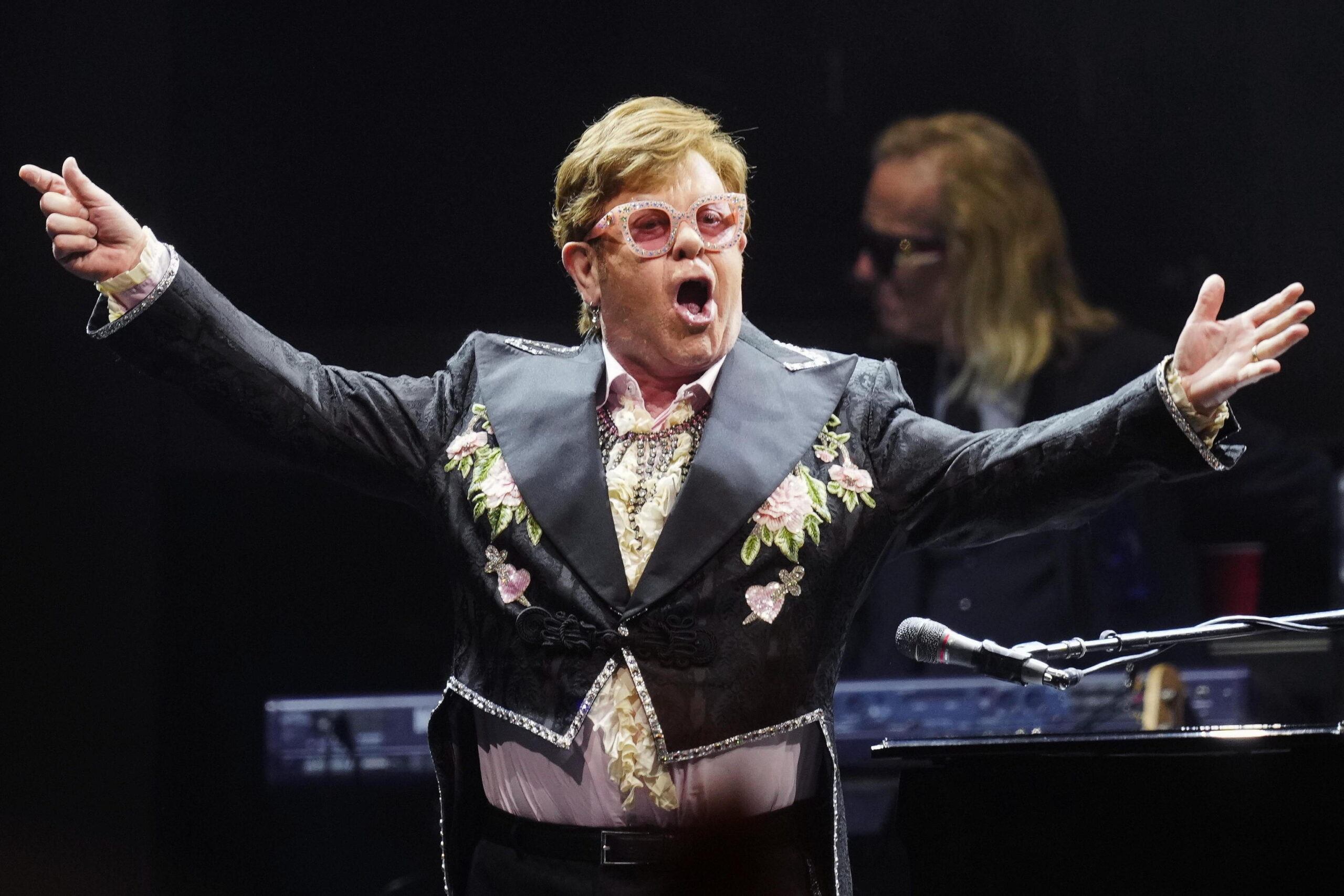 epa10646591 British singer Elton John performs during a concert at the Palau Sant Jordi arena in Barcelona, Spain, 22 May 2023. Elton John will perform twice in Barcelona, as part of his tour Farewell Yellow Brick Road.  EPA/ENRIC FONTCUBERTA