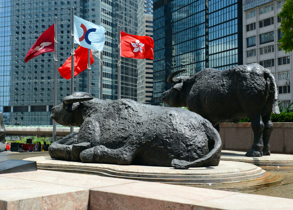 Cina, per Hong Kong Stock Exchange utili in calo del 13% nel quarto trimestre. -56% i fondi raccolti 