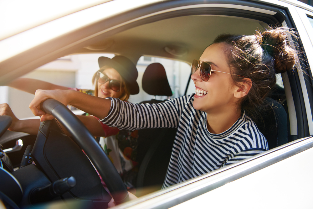 Donne al Volante: quota rosa supera il 40% nel mercato dell’auto