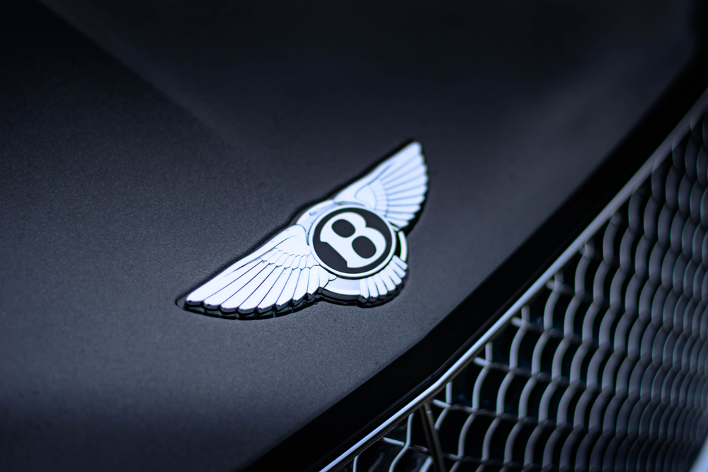 Auto, Bentley Motors ritarda il passaggio all’elettrico di un paio d’anni. Conti 2023 in calo