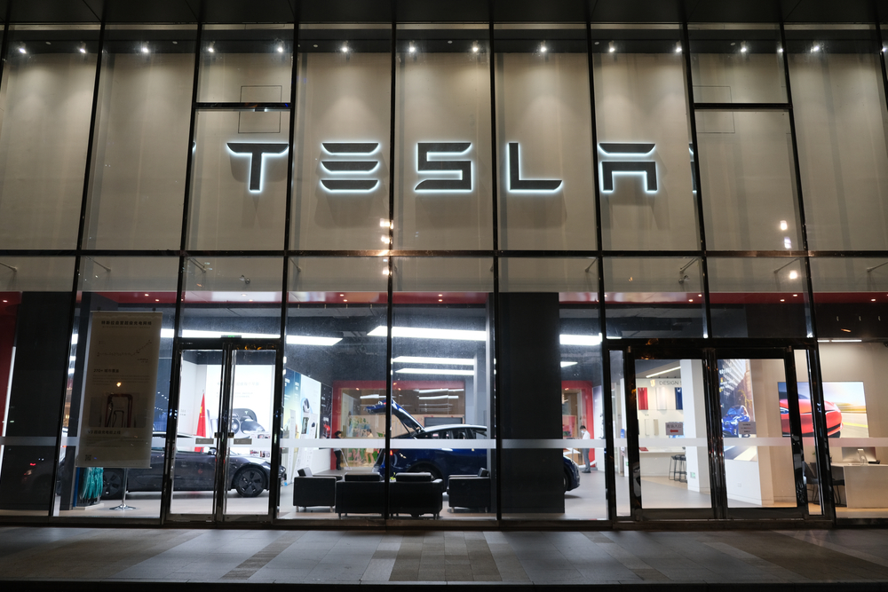 Tesla, crollano le azioni con le vendite in Cina scese a livello più basso da più di un anno