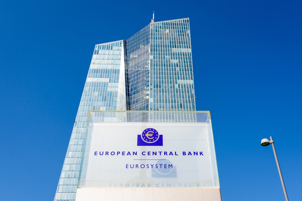 Bollettino Bce: “Prevista inflazione al 2% il prossimo anno ma ci sono rischi elevati”