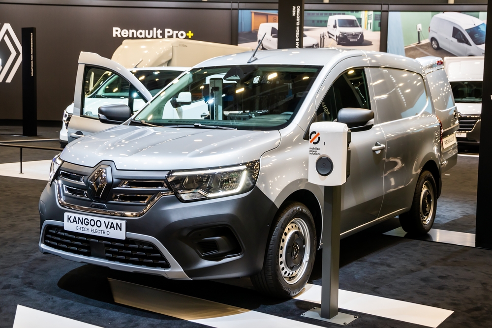 Renault: Gruppo CMA acquisisce quota 10% in JV Flexis, investirà 120 mln