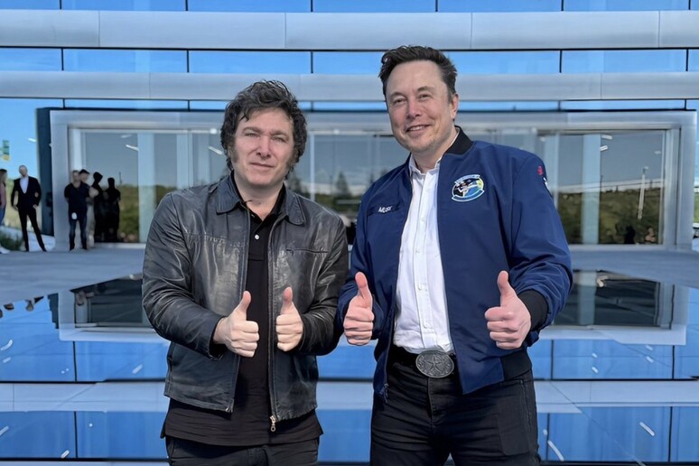 Milei e Musk, l’incontro nello stabilimento Tesla in Texas