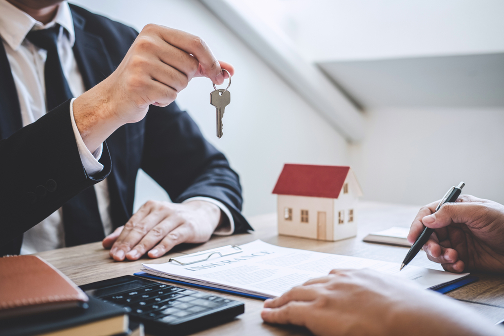 Mercato immobiliare in crisi tra alti tassi e perdita del potere d’acquisto