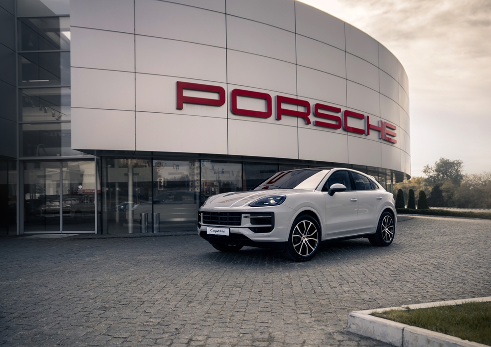 Porsche, consegne in calo del 4% nel primo trimestre