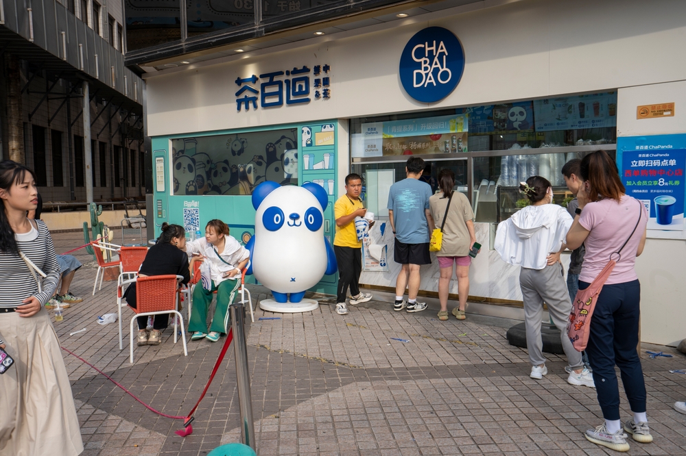 La società cinese di bubble tea Chabaidao crolla del 30% al debutto commerciale a Hong Kong