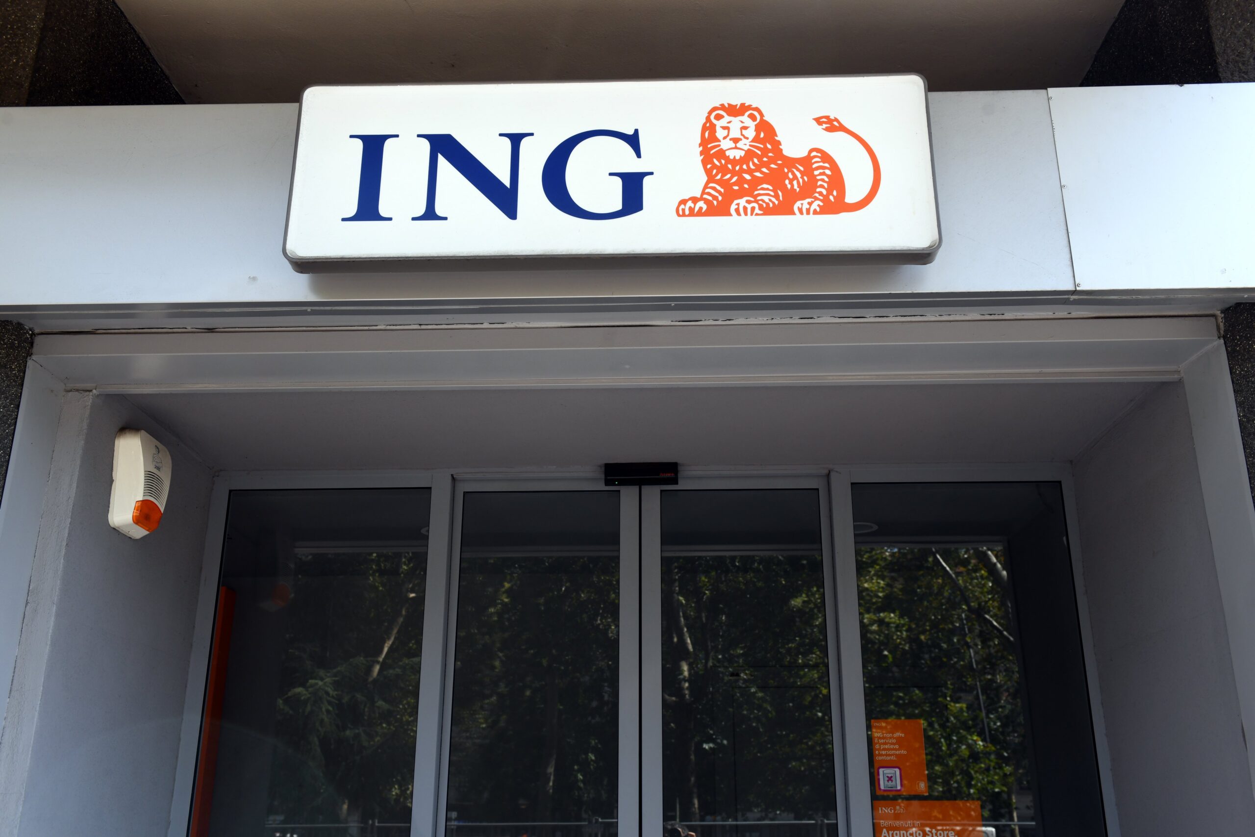ING annuncia un riacquisto di azioni per 2,5 miliardi di euro. E le azioni salgono