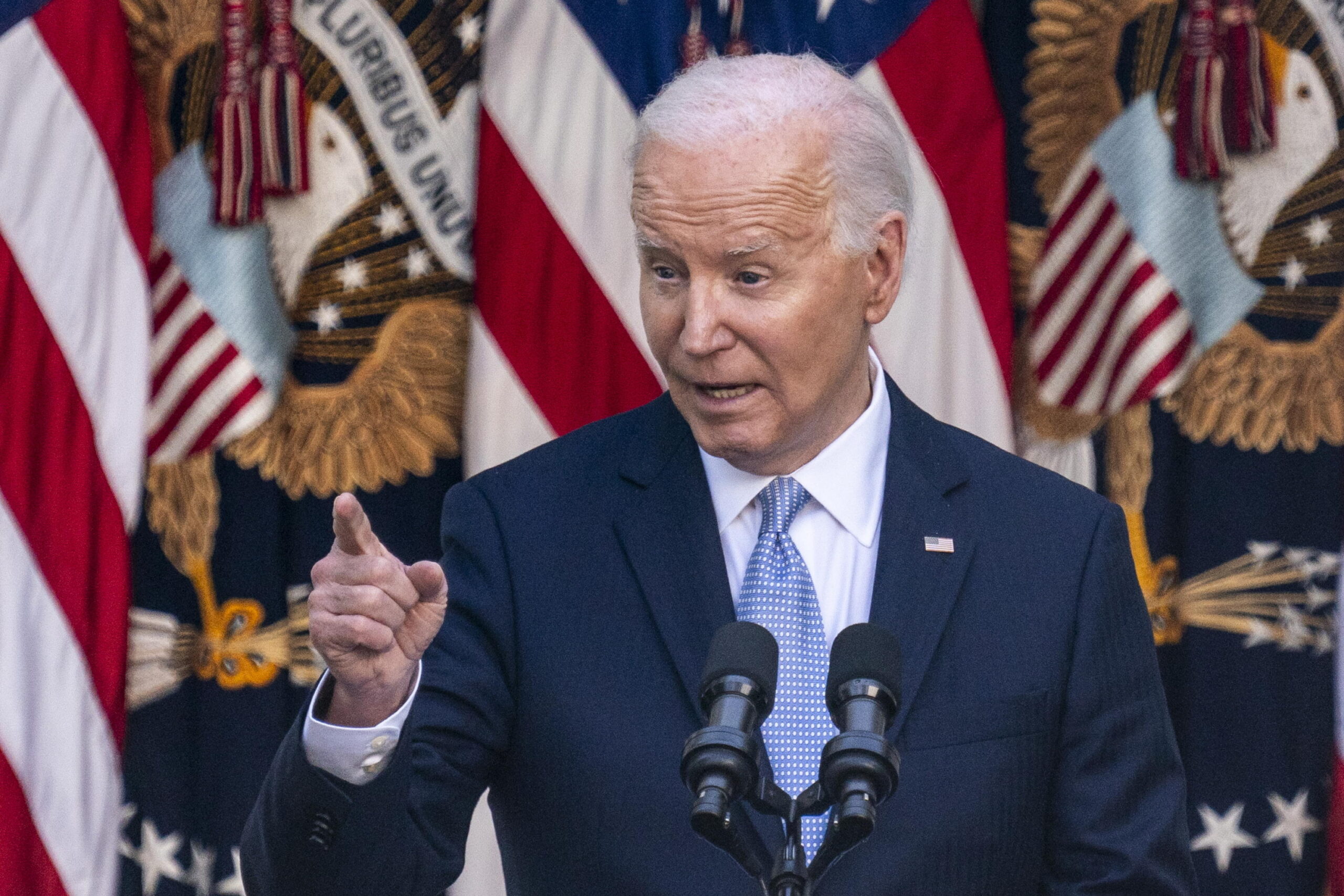 Usa, Biden continua con la politica dei condoni 7,7 mld di dollari di debito studentesco