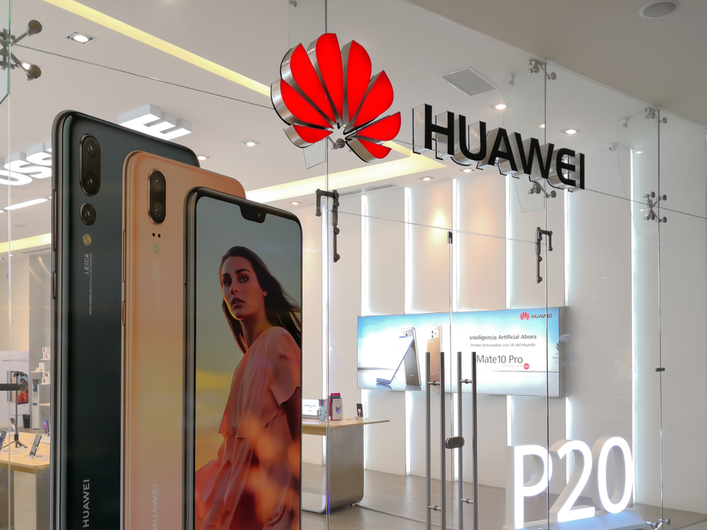 Huawei, impennata dei flagship store in Cina segna la resa dei conti con Apple