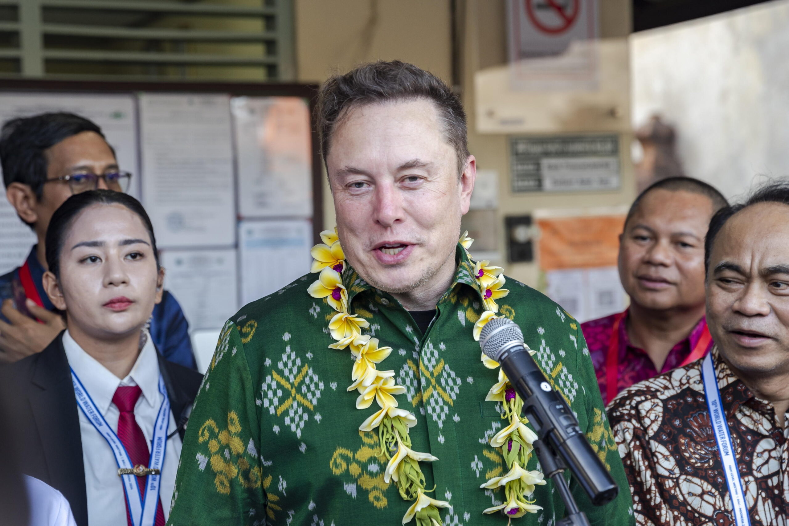 Musk lancia Starlink a Bali e apre a futuri investimenti in Indonesia