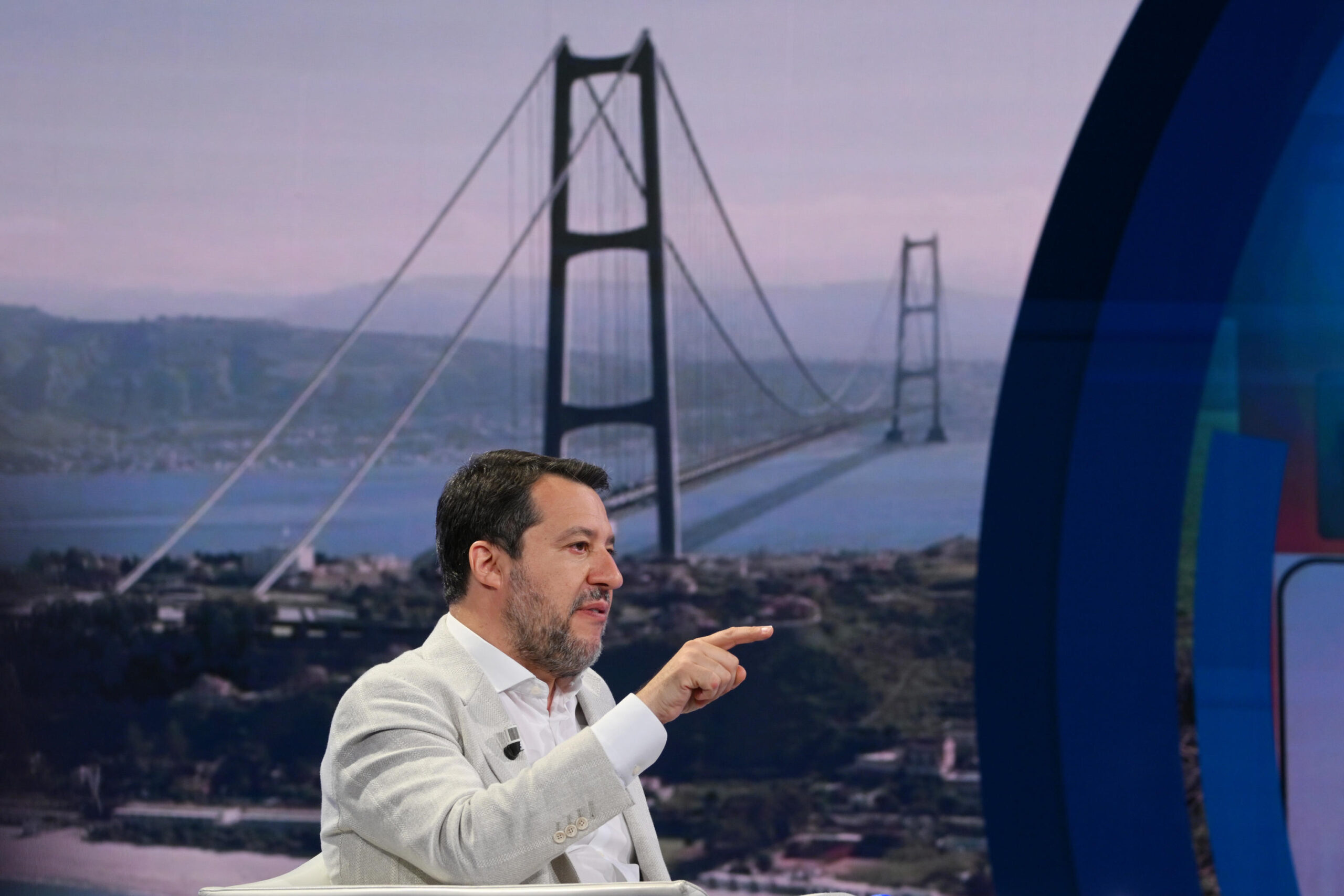 Ponte sullo Stretto, Salvini: “Cantieri entro l’anno, Messina cambierà in meglio”