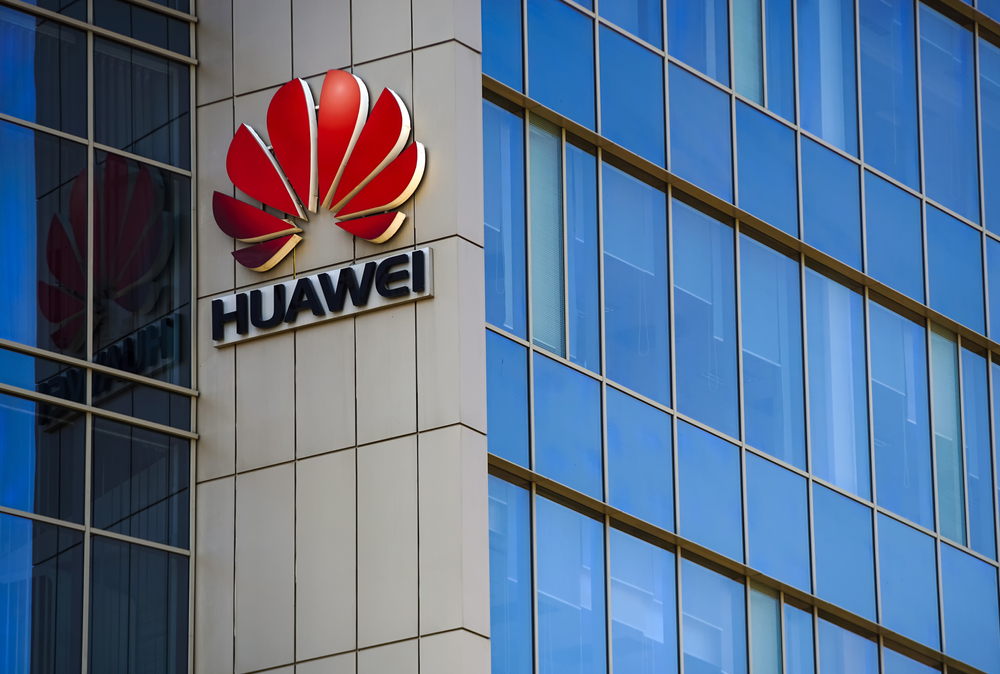 Huawei lancia lo smartphone Mate 70