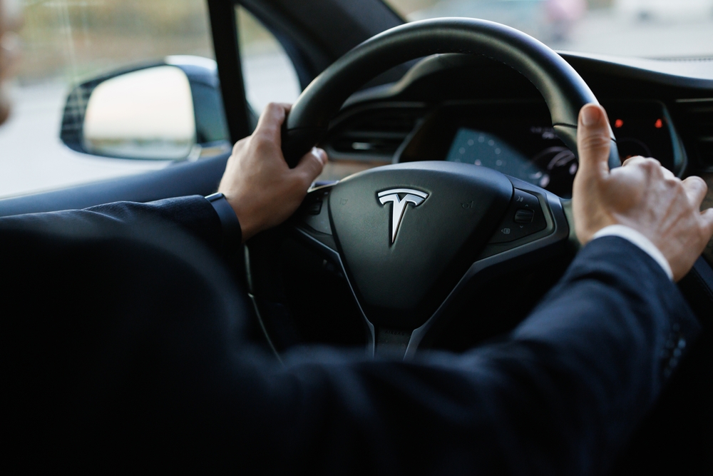 Tesla, oltre 125 mila veicoli richiamati per sistema di avviso cinture di sicurezza