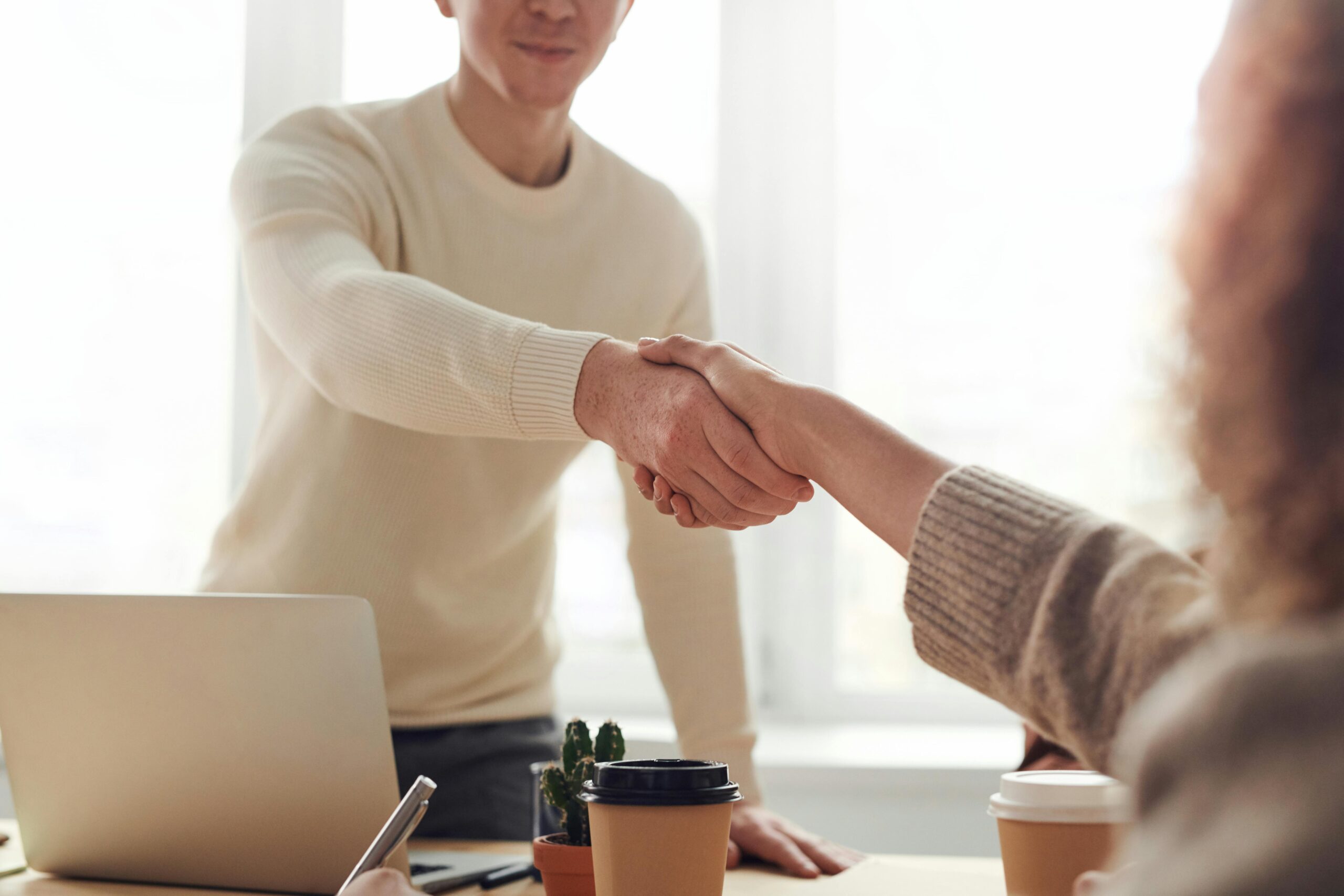Lavorare nel 2024: il 75% degli HR dà priorità alle competenze