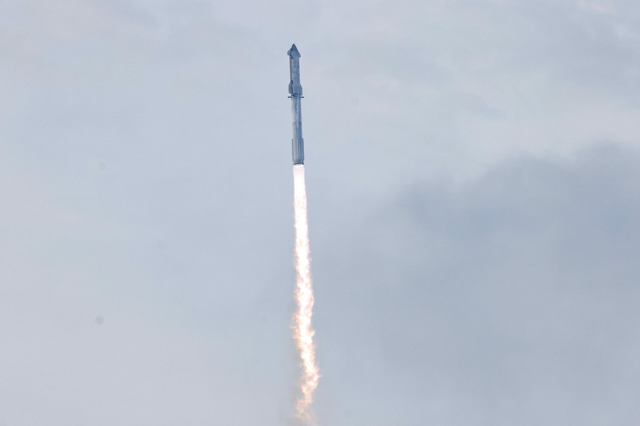 Spazio: quarto lancio di Starship, il megarazzo SpaceX ha spiccato il volo