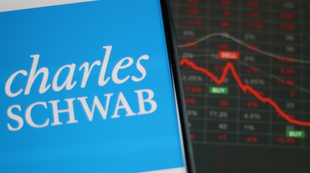 Charles Schwab: utile in calo nel secondo trimestre