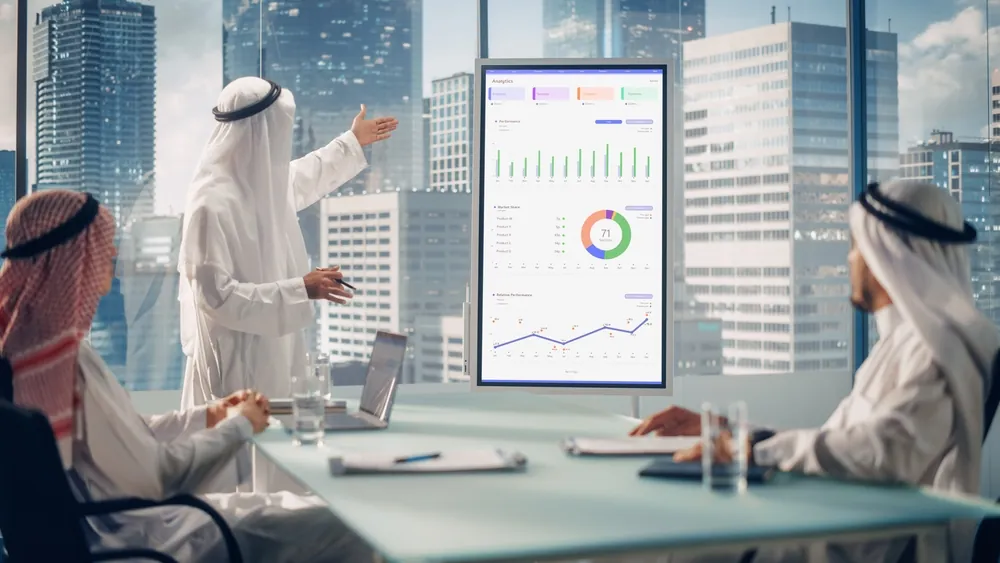 Emirati Arabi Uniti, il commercio estero non petrolifero balza dell’11,2% nel primo semestre