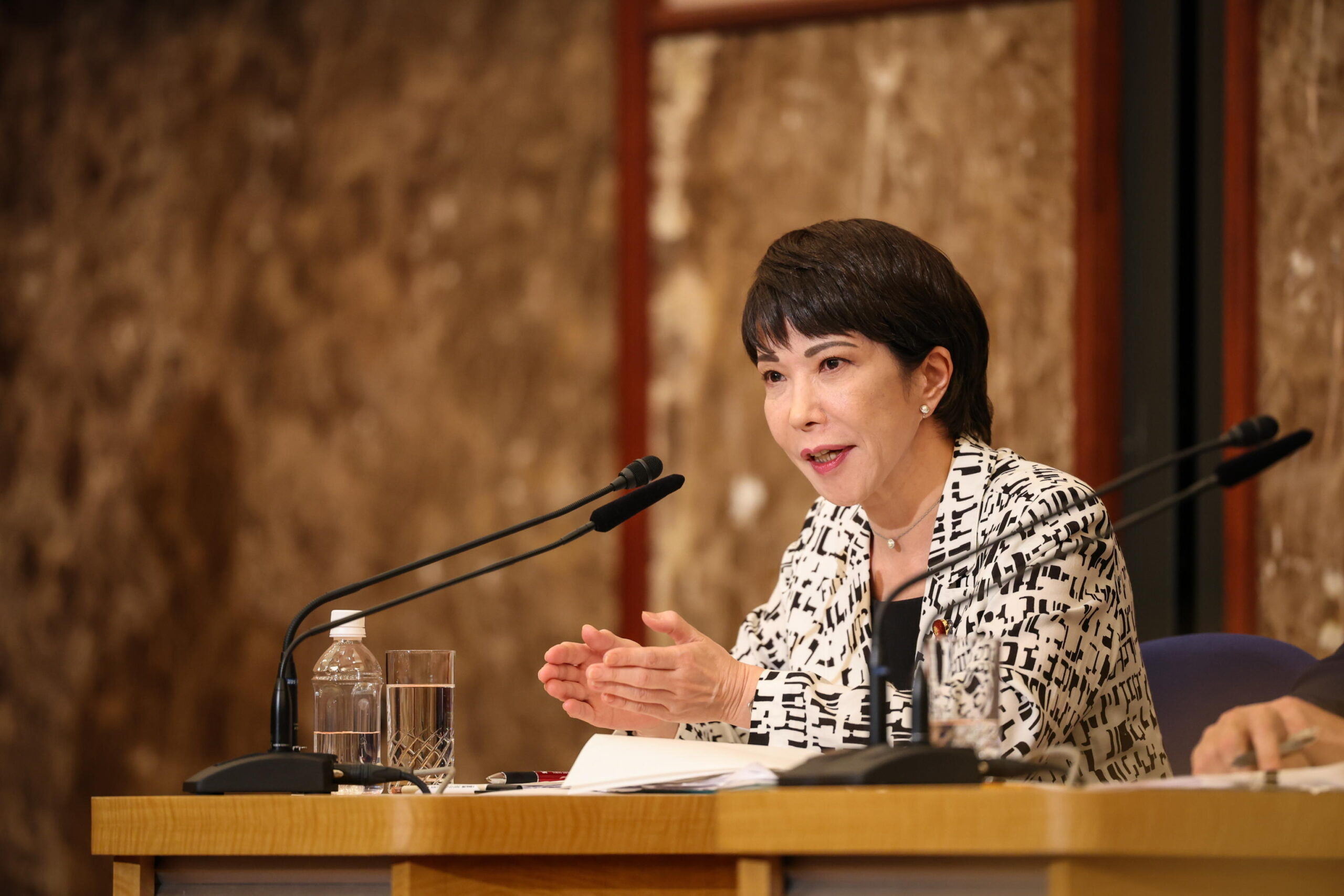 Giappone: Takaichi, candidato premier chiede a BOJ di mantenere bassi i tassi, vuole più spesa