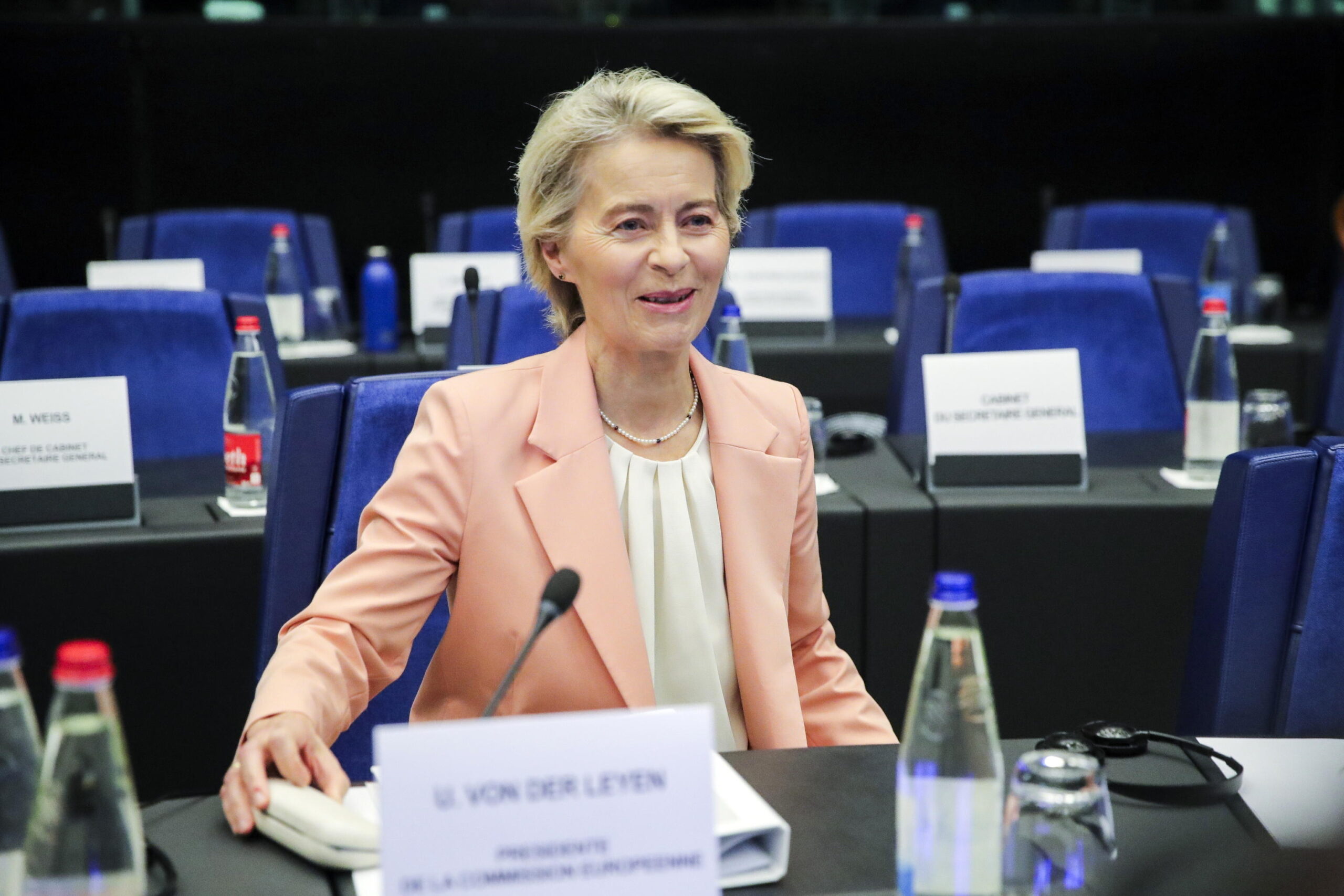 Commissione Ue, von der Leyen presenta la squadra al 40% donne