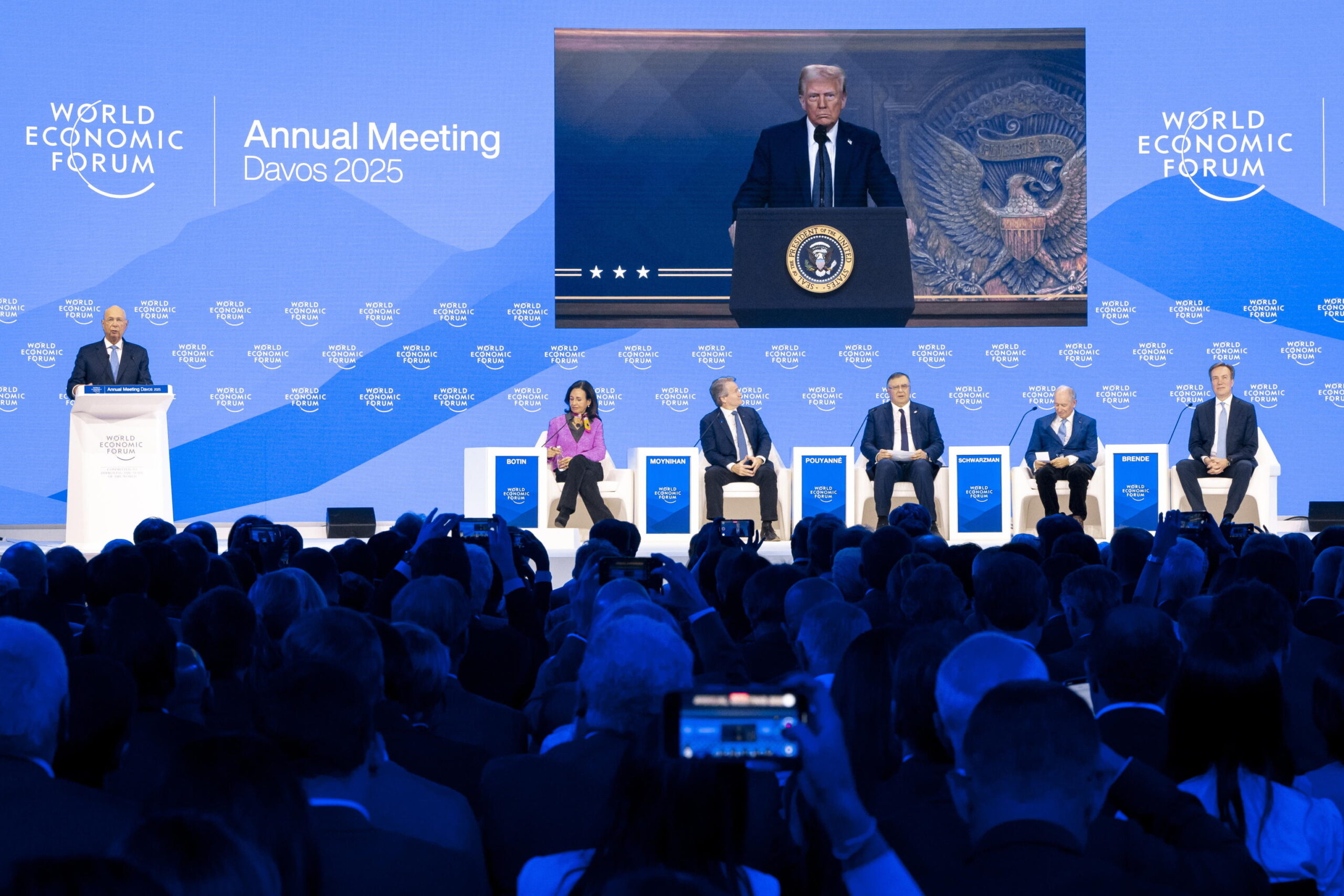 Davos, parla Trump: “Gli Usa saranno la capitale mondiale dell’IA e delle cripto”