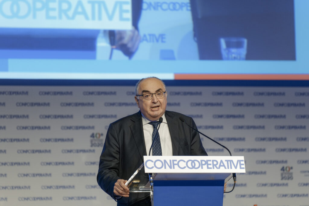 Confcooperative, Gardini: “con i dazi si rischia una perdita per l’agroalimentare di circa 1,5-2 miliardi di euro annui”