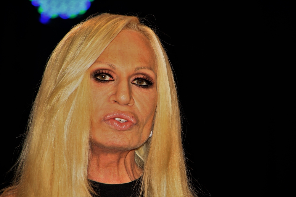 Donatella Versace lascia il ruolo di direttore creativo del noto marchio