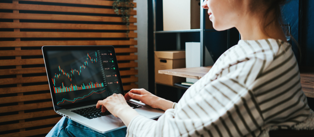 In Italia quasi 1 donna su 10 investe sui mercati finanziari. Dato inferiore alla media europea